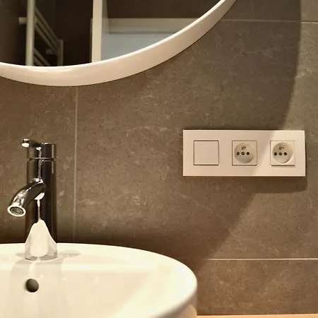 Ruim En Lichtrijk Op 100m Zee Te Appartement