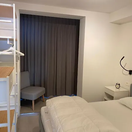 Ruim En Lichtrijk Op 100m Zee Te
